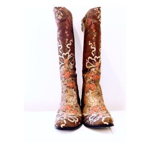 Brown Satin Floral Embroidered Boots 💐🌺🌸